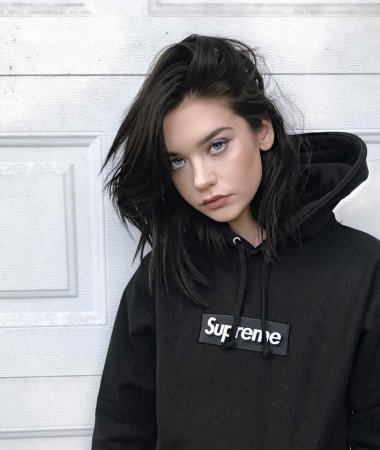 Kira, 26