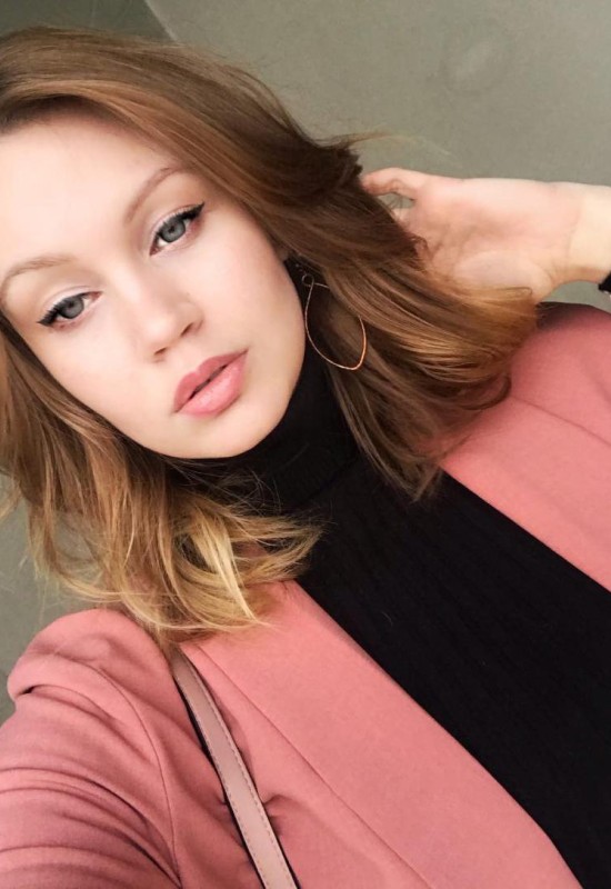 Elena • 31 • Russia