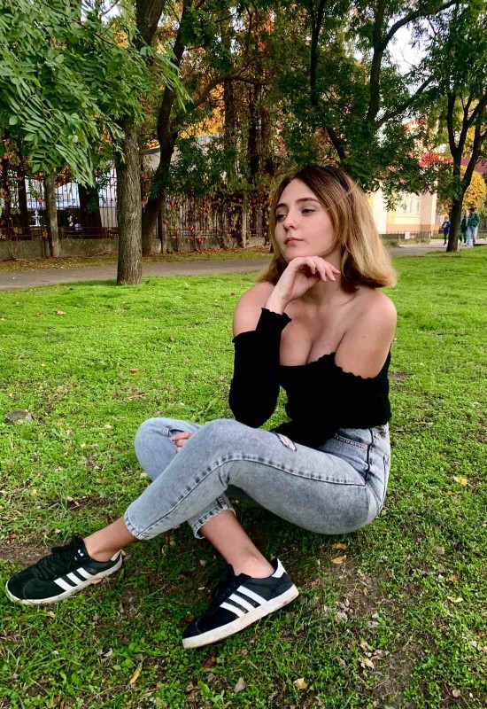 Liana • 24 • Russie