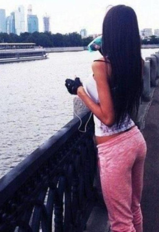 Marina • 36 • Ukraine