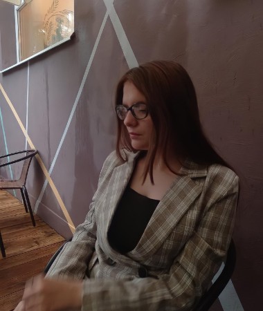 Valentina, 23