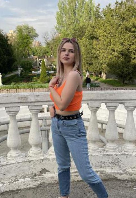 Ekaterina • 25 • Russie