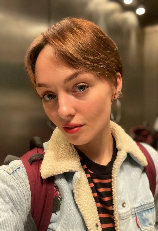 Mary • 25 • Russia