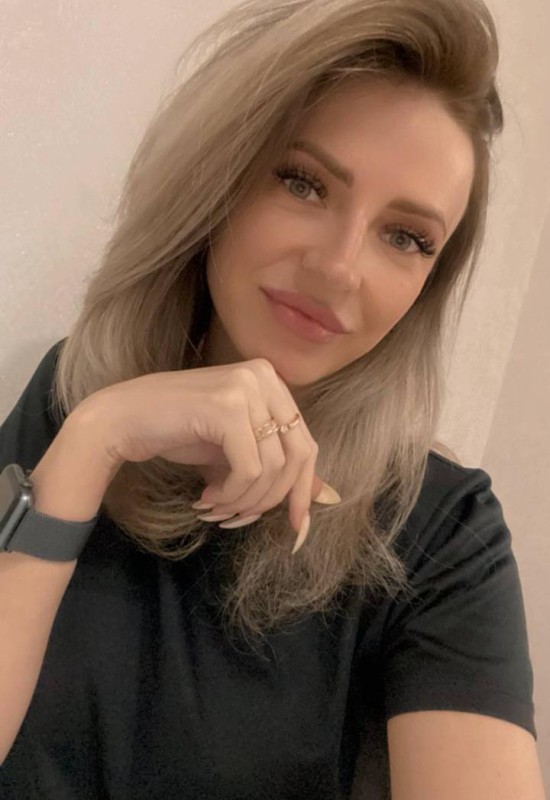 Oksana • 34 • Russia