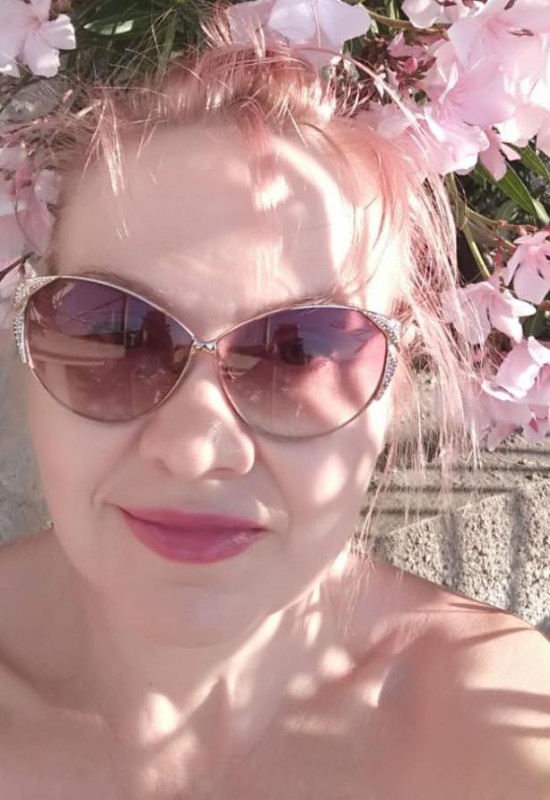 Elly • 51 • Russia