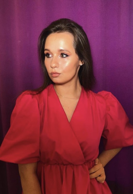 Julia • 27 • Russia