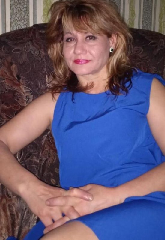 Angela • 57 • Russie