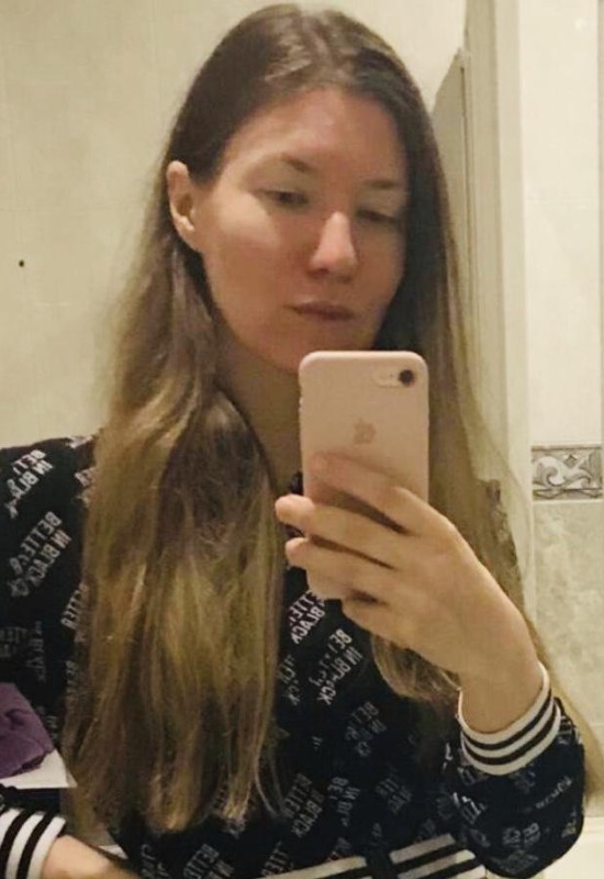 Nelle • 44 • Russie