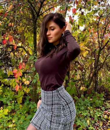 Angelina , 25