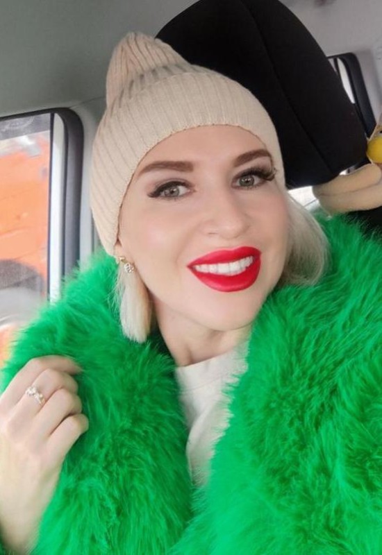 Ekaterina • 49 • Russie