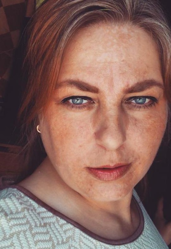 Elena • 42 • Russie