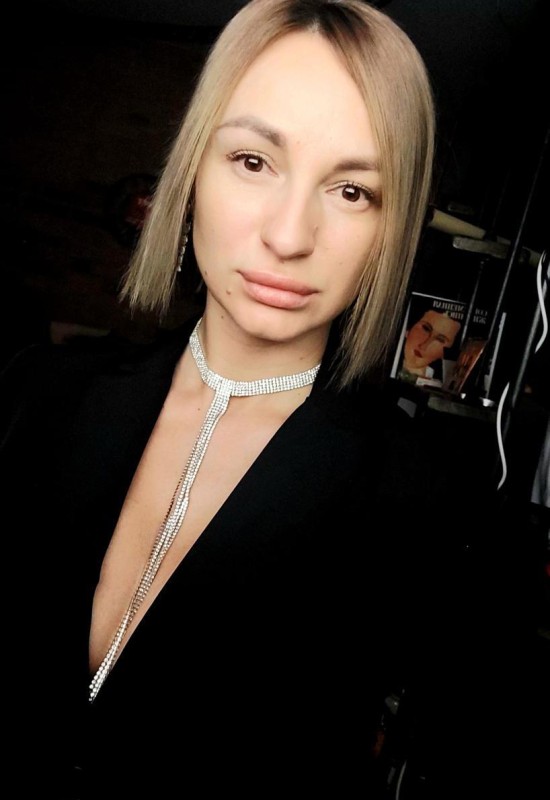 Katerina  • 44 • Russie