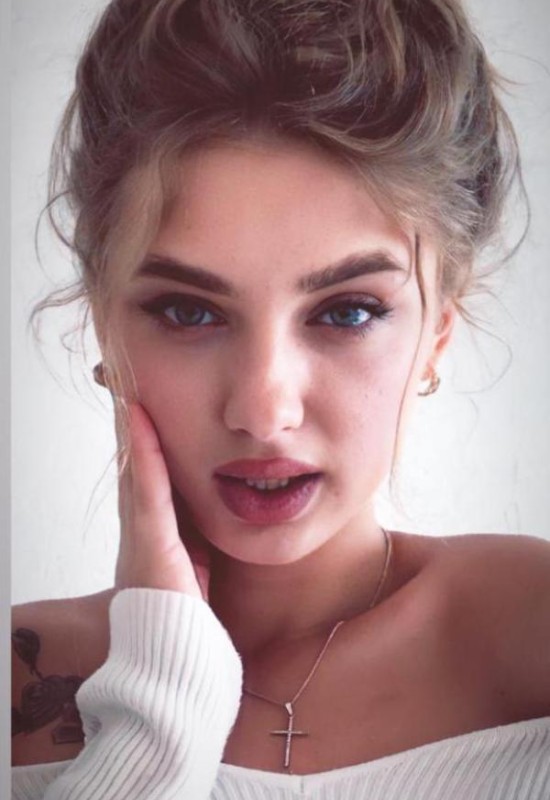 Marina • 25 • Germany