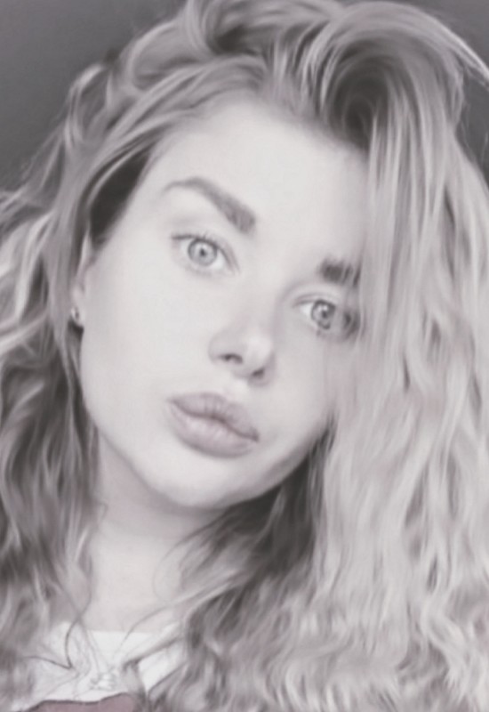 Nina • 32 • Україна