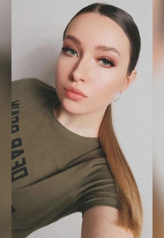 Evelina • 27 • Russia