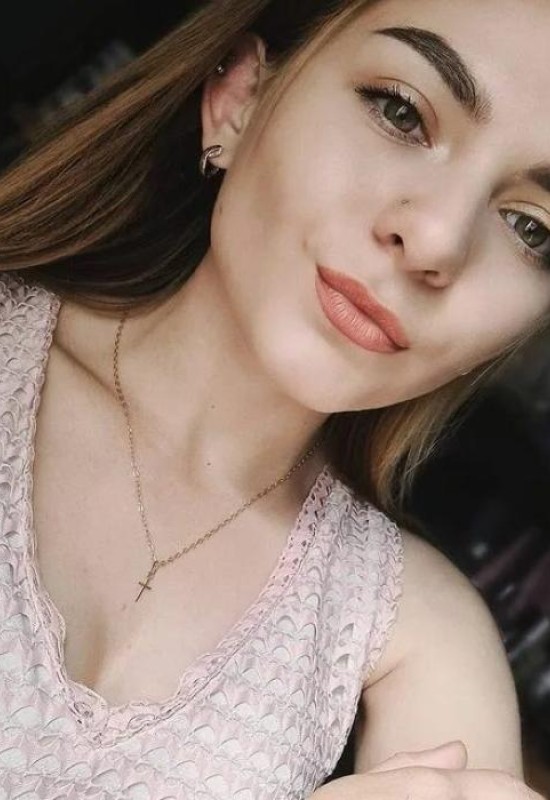 Ketrin • 23 • Russie