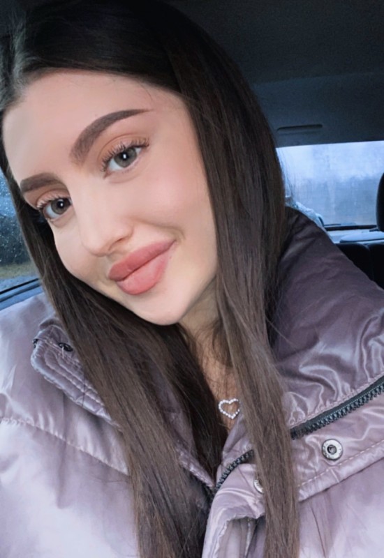 Olga • 24 • Russie