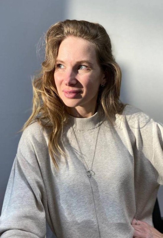 Ekaterina • 40 • Russie