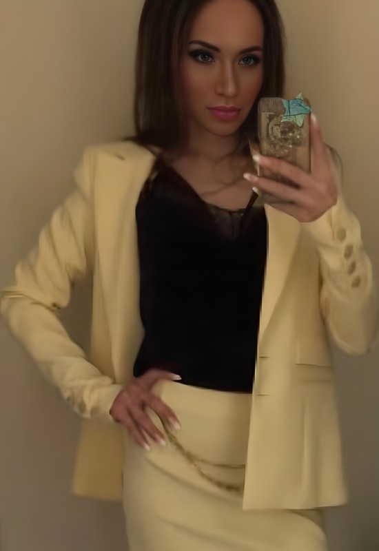 Arina • 36 • Russia