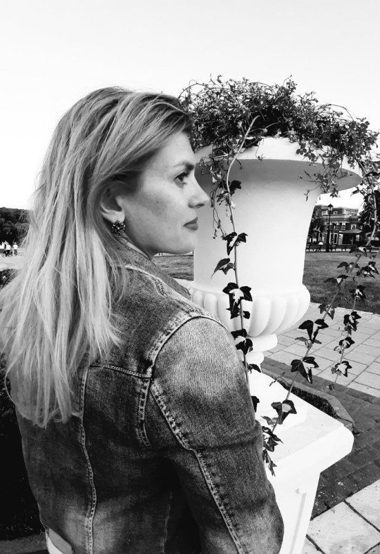 Xenia • 49 • Russia