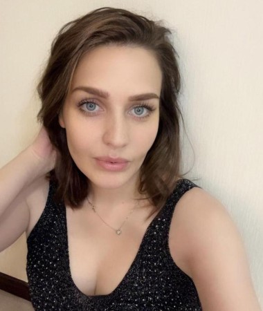 Elena, 38