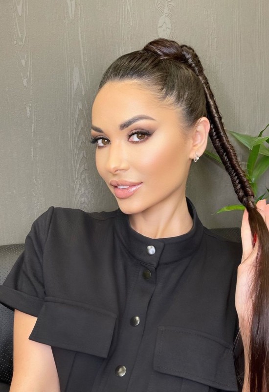 Maria • 35 • Russia