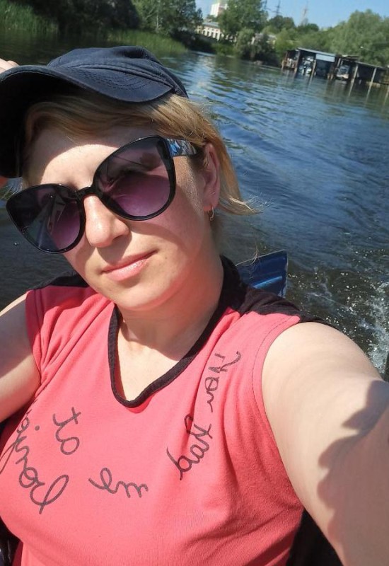 Elena • 42 • Росія