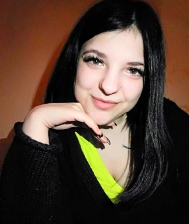 Nadya, 25