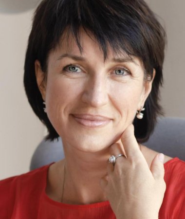 Tyna, 52