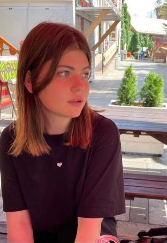 Catherine • 21 • Russia