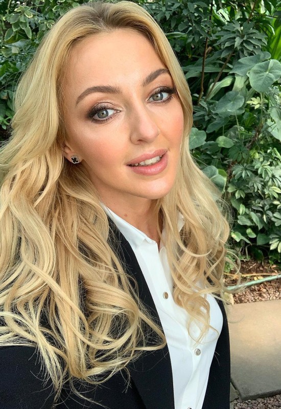 Iuliia • 37 • Ukraine