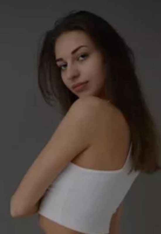 Larissa • 30 • Ukraine