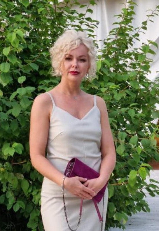 Evgenia • 48 • Россия