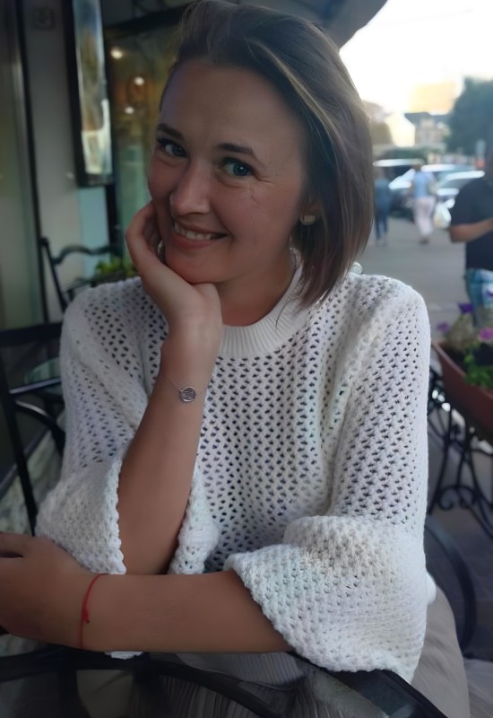 Alexandra • 41 • Russie