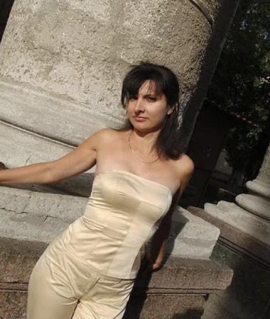 Julia, 43