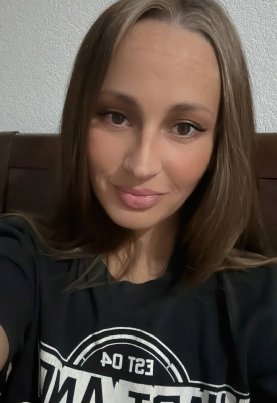 Marina • 34 • Russia