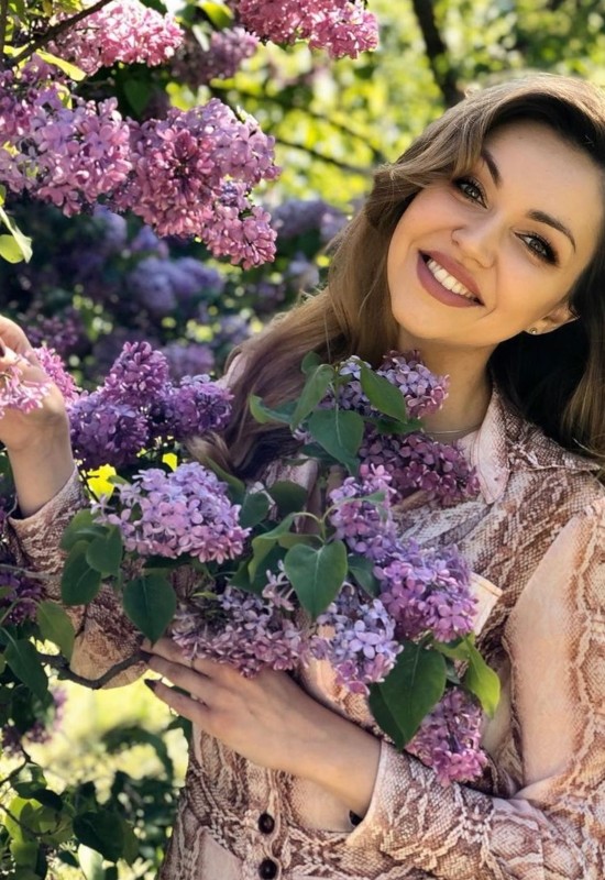 Elena • 39 • Білорусь