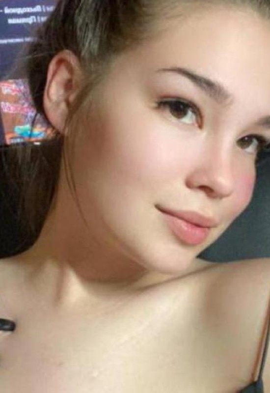 Maria • 21 • Ukraine