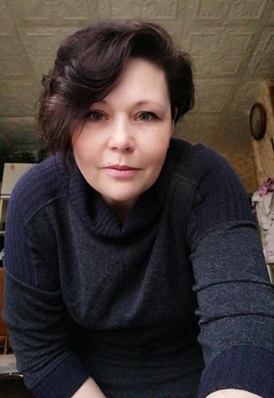 Julia • 51 • France