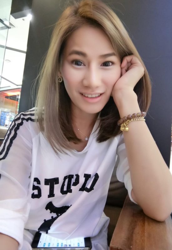 Fahsai • 34 • Thailand