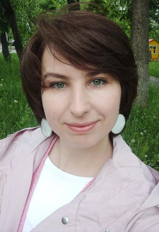 Julia • 40 • Russie