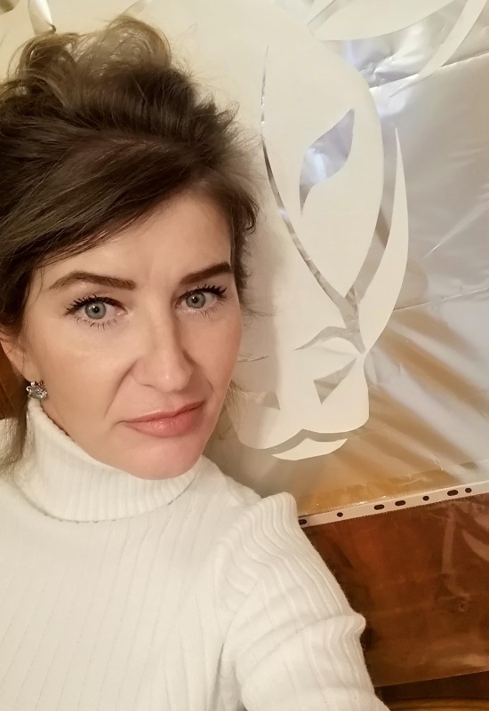 Olga • 52 • Russie