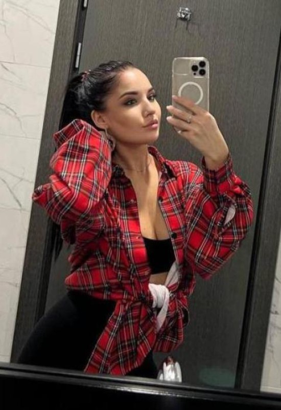 Angelina • 25 • Russie