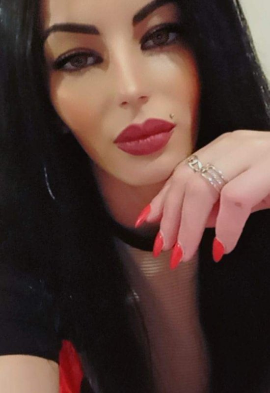 Leila • 35 • Tchéquie