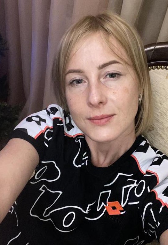 Daria • 41 • Russia