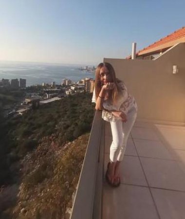 Olga, 39