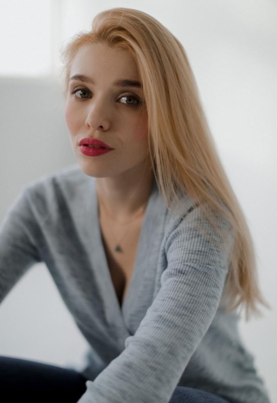 Angelina • 30 • Allemagne