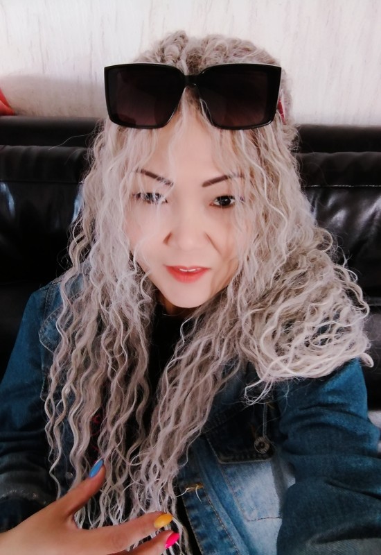 Dinara • 40 • Kazakhstan