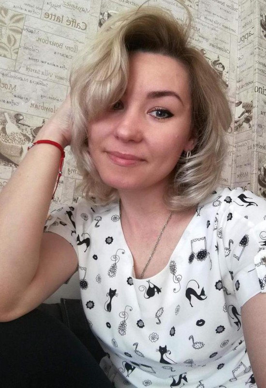 Nina • 37 • Russia