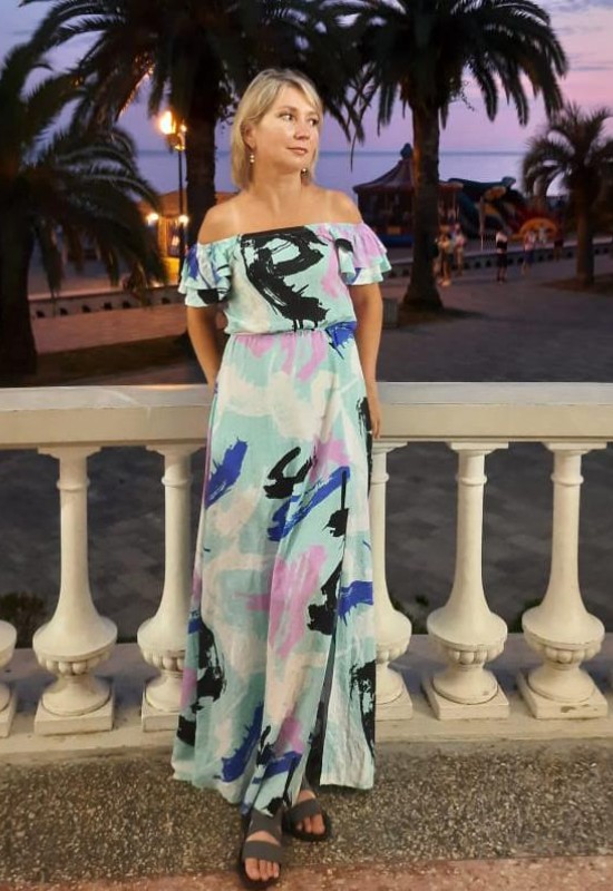 Ekaterina • 47 • Russia